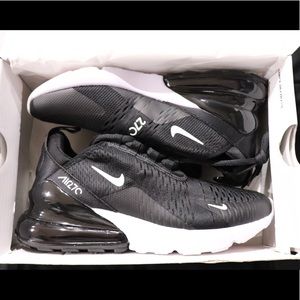 Nike Air Max 270 Black And White Women Size 8